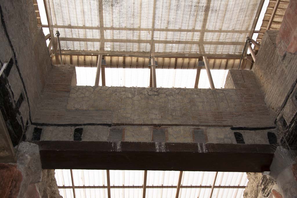 VI.21 Herculaneum, March 2019. Upper south side.
Foto Annette Haug, ERC Grant 681269 DÉCOR